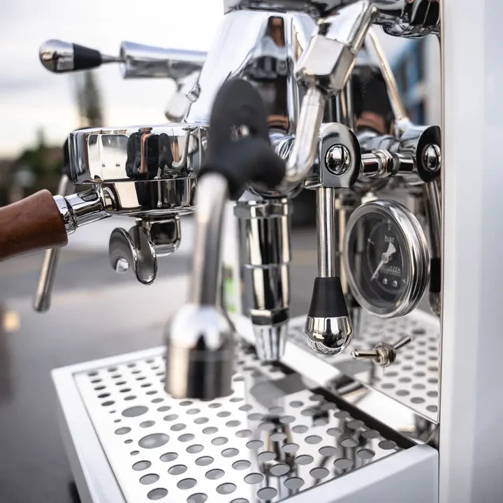 Bellezza Francesca in Custom White With Mazzer Mini Grinder & Accessories Package
