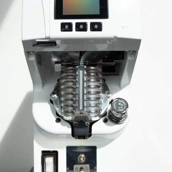 Stunning EX Demo Victoria Arduino Mythos 2 In White Grinder